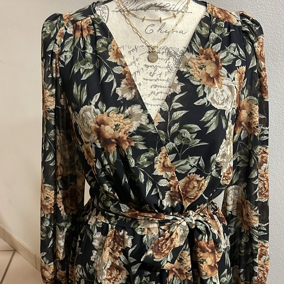 WINDSOR | Ruffled Romance Black and Gold Floral Skater Dress Size Small - Picture 7 of 11